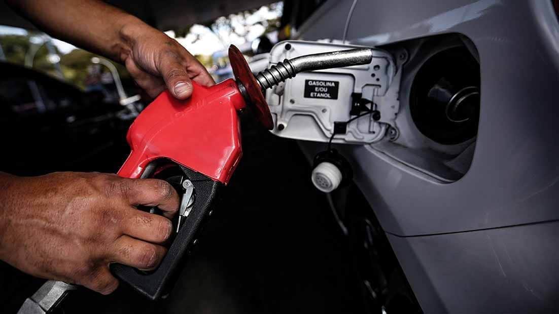 Gasolina aumenta em 2,25%