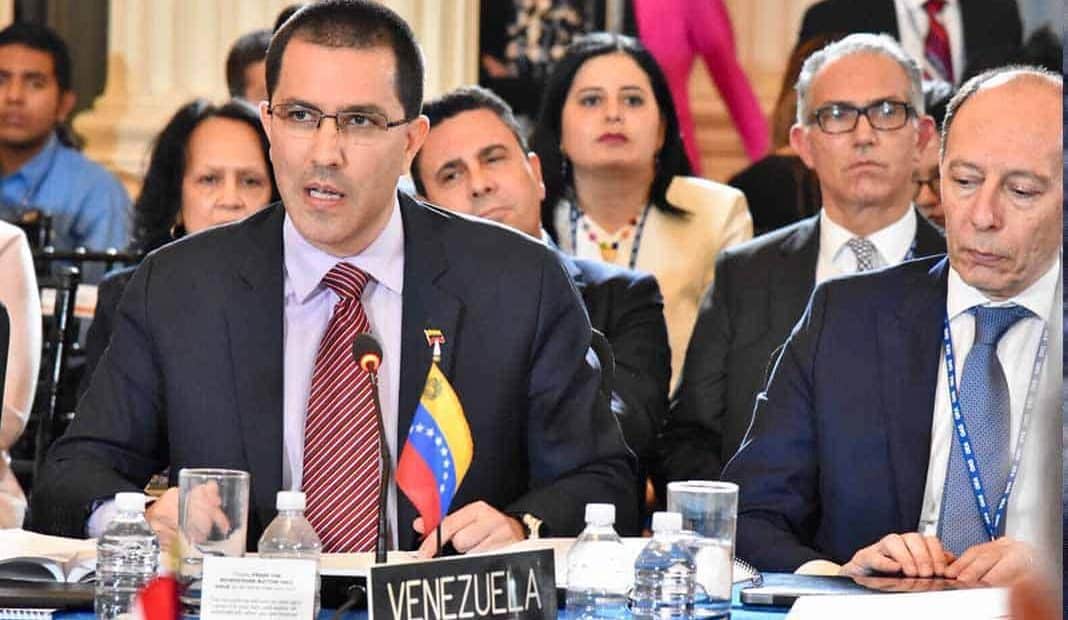 Jorge Arreaza, chanceler venezuelano na Assembleia Geral da OEA hoje em Washington