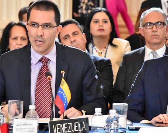 Jorge Arreaza, chanceler venezuelano na Assembleia Geral da OEA hoje em Washington