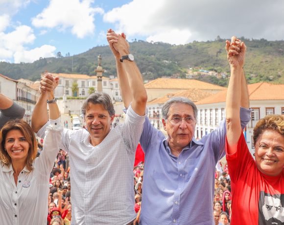Fernando Haddad, Fernando Pimentel e Dilma Rousseff em Ouro Preto, Minas Gerais.