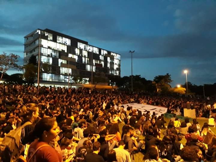 Manifestação na Universidade Federal de MG