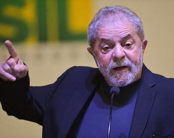 RedeTV decide não transmitir entrevista de Lula a Kennedy Alencar