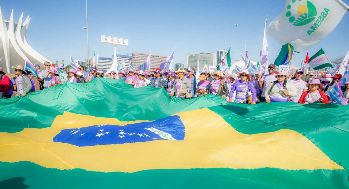 Marcha das Margaridas: Milhares de camponesas protestam em Brasília