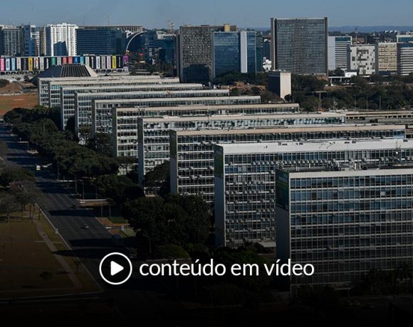 Redução compulsória do salário dos servidores públicos agravará ainda mais a crise fiscal