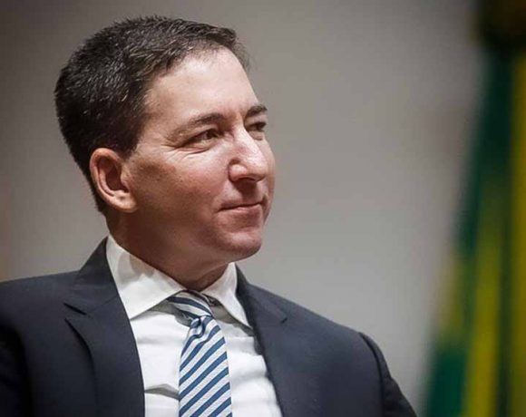 Ministério Público começa a perseguição ao jornalista Glenn Greenwald
