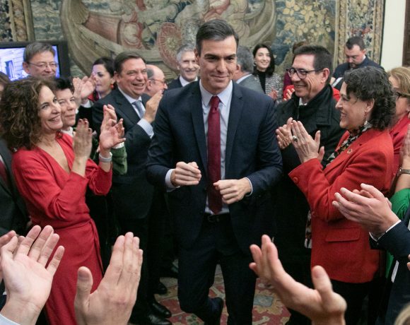 Pedro Sánchez reeleito como primeiro-ministro da Espanha