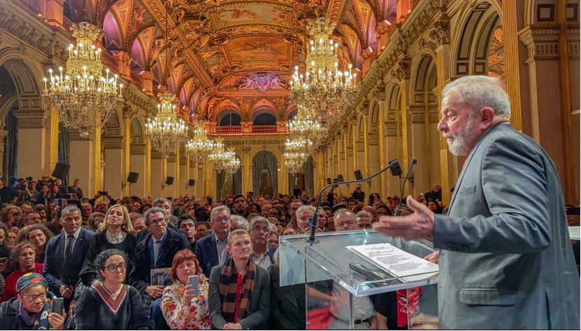 Lula, cidadão honorário de Paris, diz que nunca esteve tão motivado para lutar pela democracia