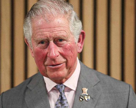 O príncipe Charles é diagnosticado com o coronavírus