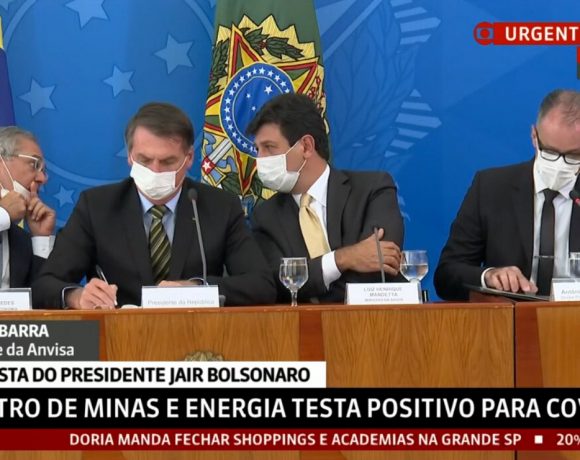 Bolsonaro esquece que brincou com o coronavírus e tenta passar seriedade