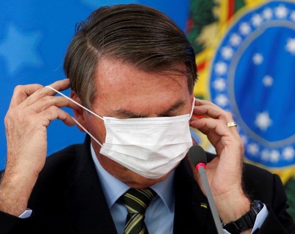Ex-ministros da Saúde apelam à OMS e à ONU contra Bolsonaro