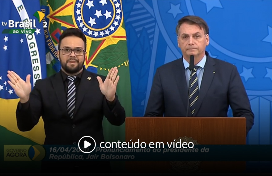 Um Bolsonaro abatido anuncia Nelson Teich como novo ministro da Saúde