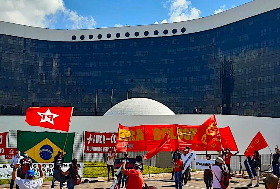 Comitê Popular Fora Bolsonaro realiza ato na porta do Tribunal Superior Eleitoral pela anulação da chapa Bolsonaro-Mourão.